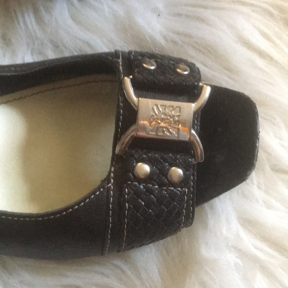 Anne Klein open toe shoes